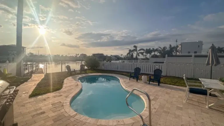 11445 6Th St E, Treasure Island, FL 33706