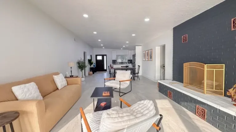 11445 6Th St E, Treasure Island, FL 33706